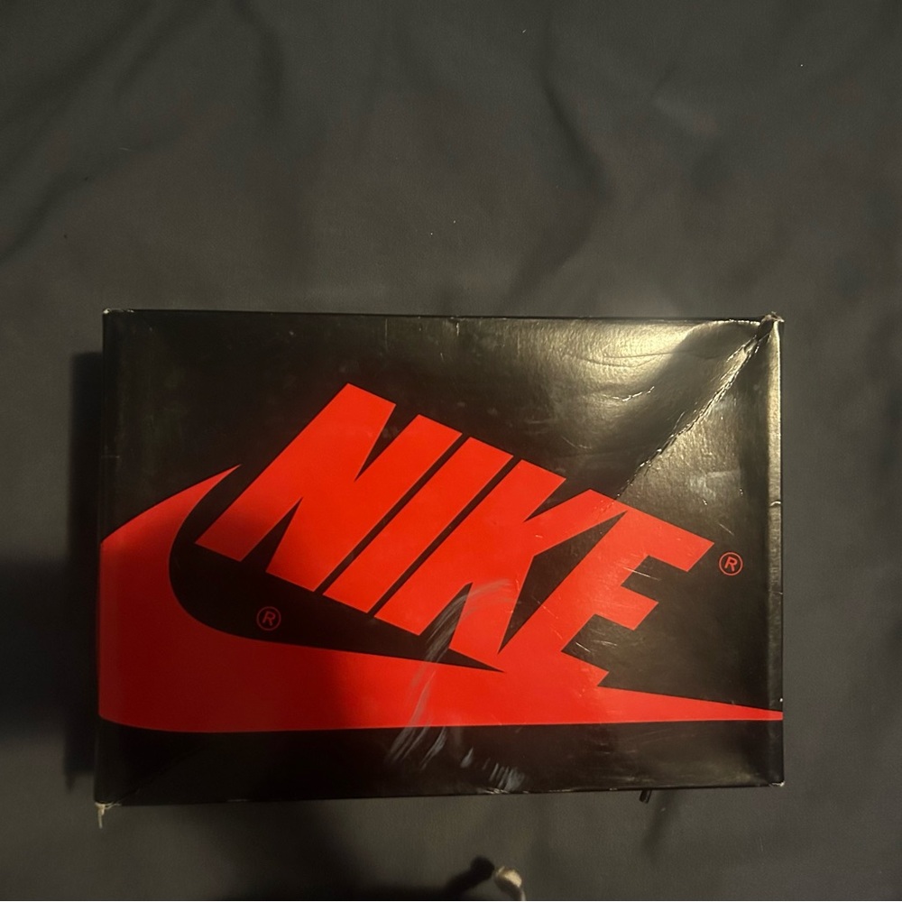 Nike air Jordan 1 patent leather bred